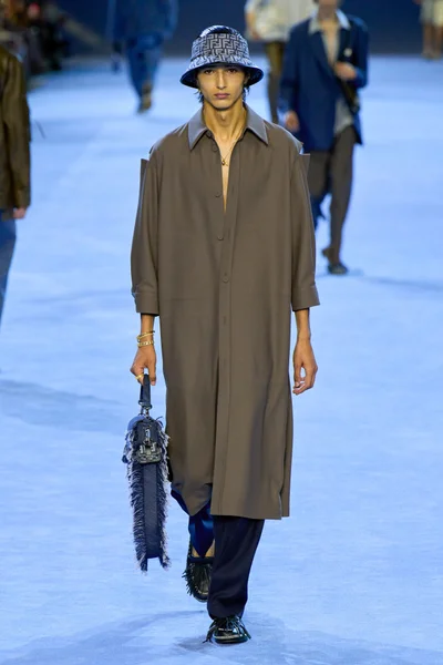 Look 13